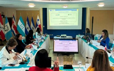 Secretaria Presidencial de la Mujer junto a las Ministras de la Mujer de Centroamérica y República Dominicana (COMMCA) en la LX Reunión Ordinaria en Tegucigalpa, Honduras.