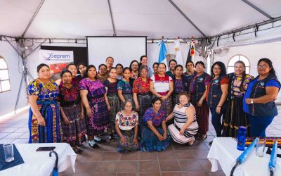 Diálogo entre Seprem y comadronas busca avanzar en el respeto a sus derechos y aportes ancestrales