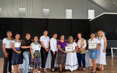 Diálogo con Mujeres Maya Itzá: Identidad, Derechos y Empoderamiento Comunitario