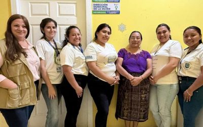 Secretaria Presidencial de la Mujer se reúne con delegadas de San José y San Andrés Petén